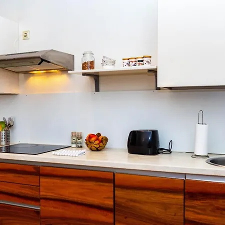 Spacious In The Center Of *